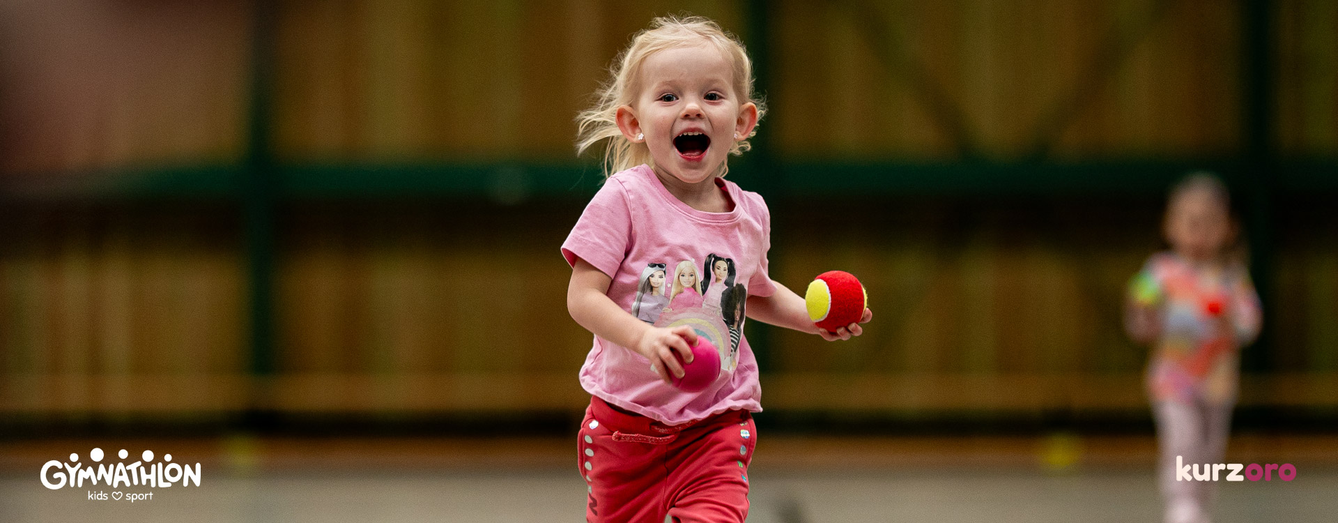 Gymnathlon Baby – společné cvičení dětí 2,5–4 roky a rodičů pro rozvoj základních pohybových dovedností a budování samostatnosti.