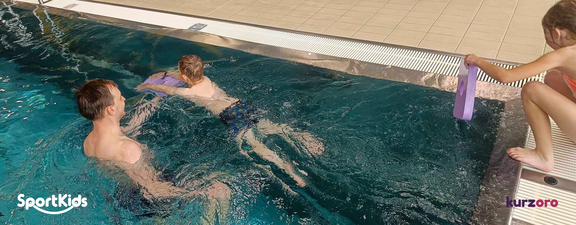 SportKids – víkendový kurz plavání pro děti 5–12 let, které se učí jistotě ve vodě, správné technice a podle své úrovně také jednotlivým plaveckým stylům.